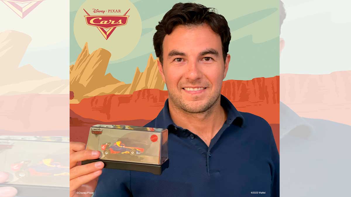 Checo Pérez, homenajeado por Mattel, Disney y Pixar con este carrito de Cars